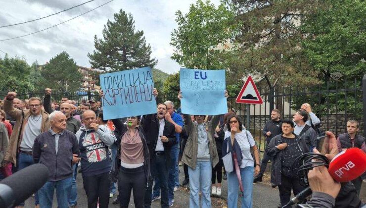 SIRPLAR KUZEY MİTROVİÇA’DA PROTESTO GÖSTERİSİ DÜZENLEDİ