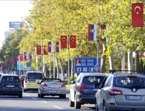 BELGRAD, ERDOĞAN’IN ZİYARETİ VESİLESİYLE BAYRAKLARLA DONATILDI