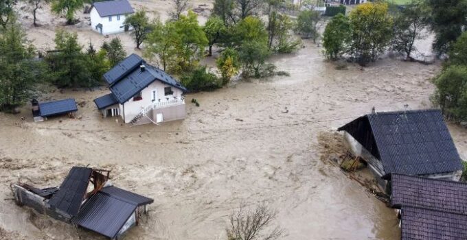 BOSNA HERSEK’TE SEL FELAKETİ: BAZI ŞEHİRLERE ERİŞİM TAMAMEN KAPANDI