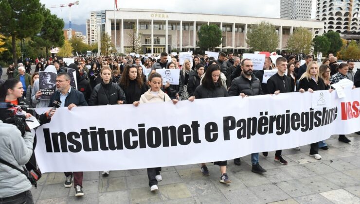 ARNAVUTLUK’TA AKRAN ŞİDDETİ PROTESTOSU