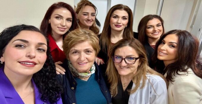 CUMHURBAŞKANI OSMANİ, ANNESİ VE KIZ KARDEŞLERİYLE MAMOGRAFİ ÇEKTİRDİ