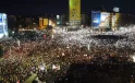 BELGRAD’TA VUČİĆ KARŞITI KİTLEVİ PROTESTO