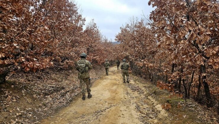 TÜRK ASKERLERİ, KOSOVA GENELİNDE BİRÇOK BELEDİYEDE DEVRİYELER GERÇEKLEŞTİRDİ