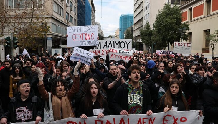 YUNANİSTAN’DA GREV VE PROTESTOLAR, HAYATI OLUMSUZ ETKİLEDİ