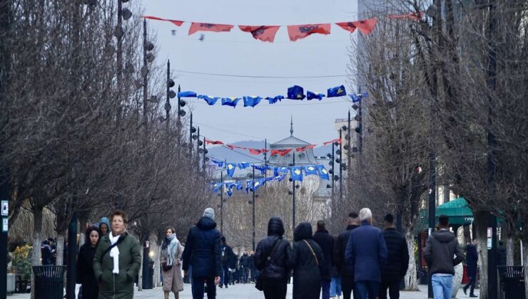 KOSOVA’DA BAĞIMSIZLIK GÜNÜ HEYECANI