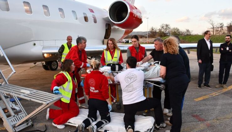 MAKEDONYA’DAKİ YANGINDA AĞIR YARALANAN 3 KİŞİ AMBULANS UÇAKLA TÜRKİYE’YE GÖTÜRÜLDÜ